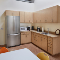 Avant Garde: Nairobi - Kitchen Design: www.impactdesigninc.comPhotography: www.peterfigen.com